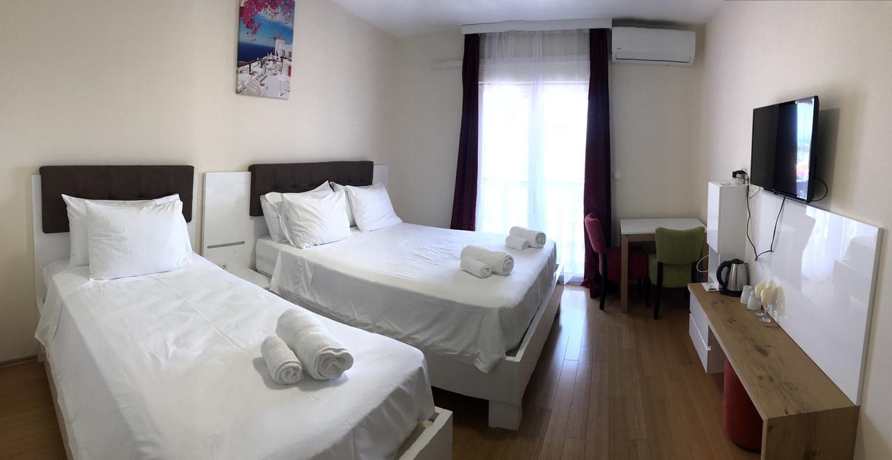 Hotel Livadic & Restaurant Liznjan Luaran gambar