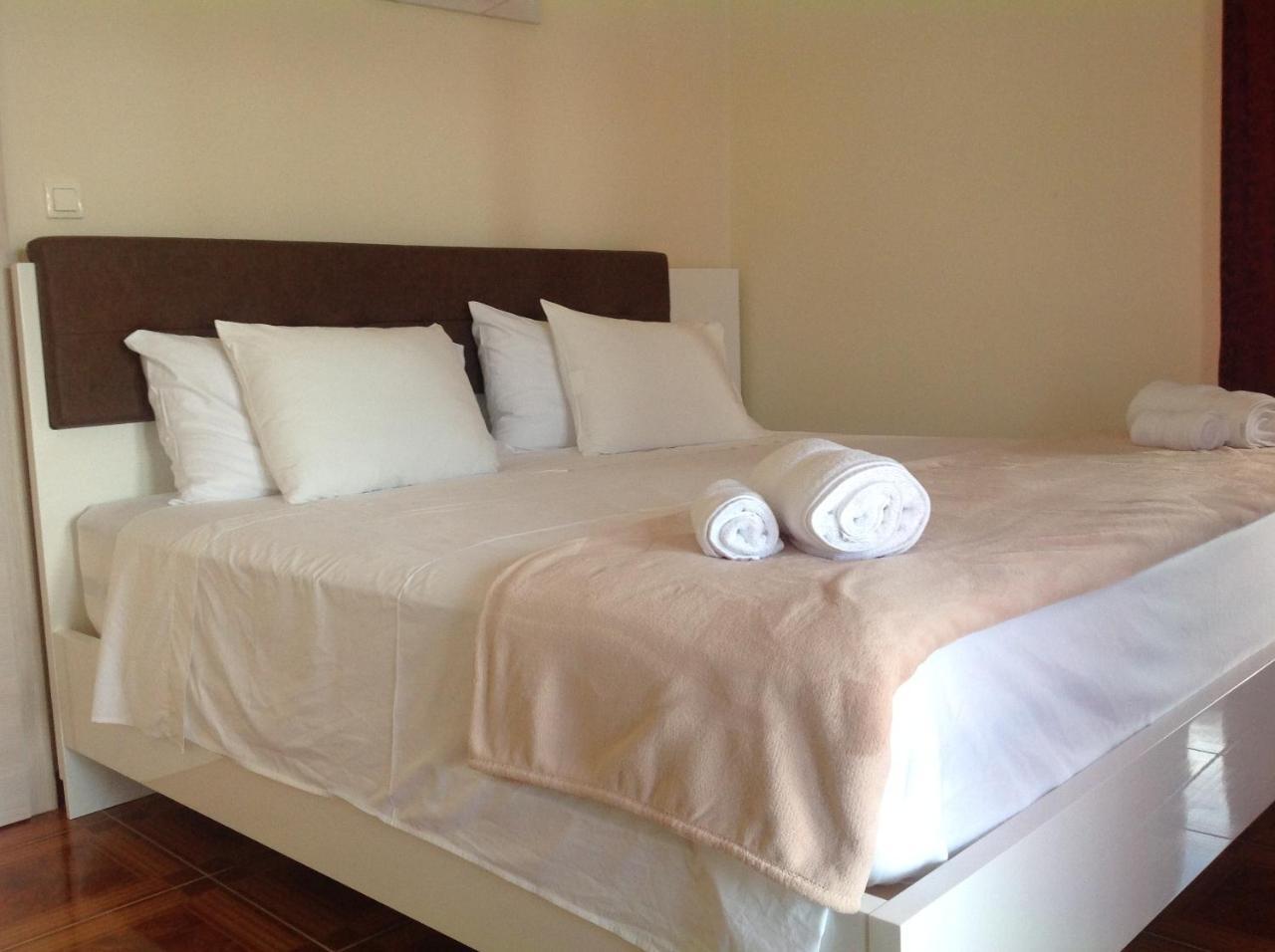 Hotel Livadic & Restaurant Liznjan Luaran gambar