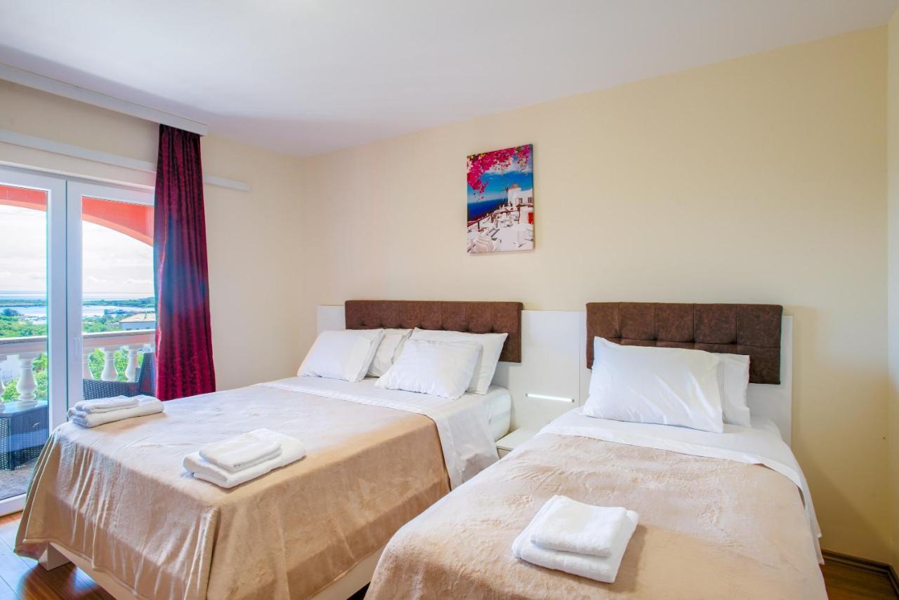 Hotel Livadic & Restaurant Liznjan Luaran gambar