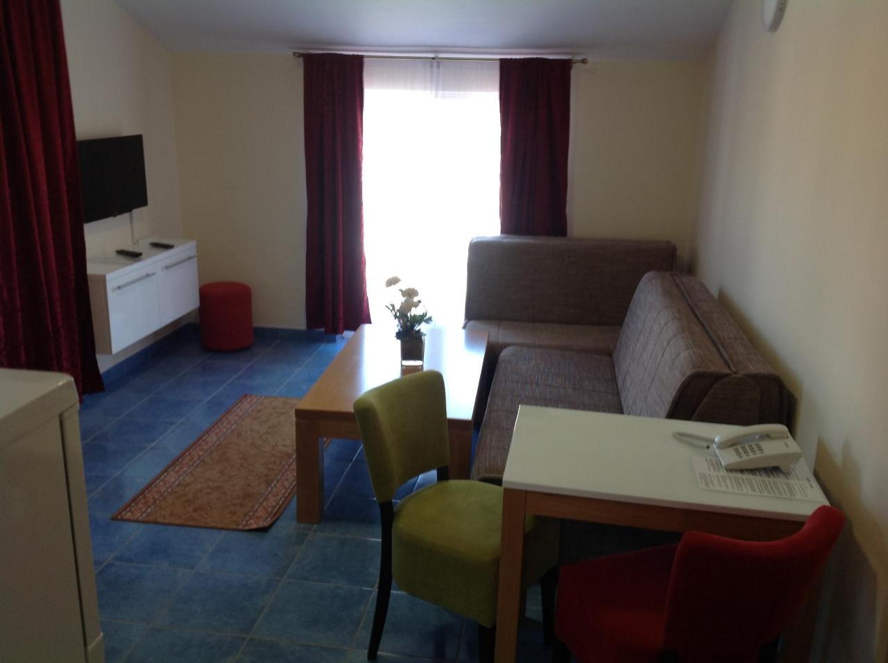 Hotel Livadic & Restaurant Liznjan Luaran gambar