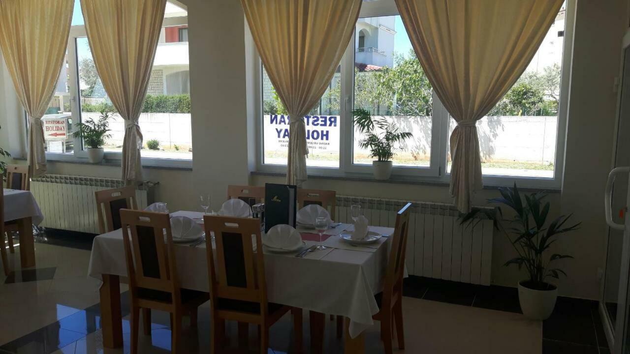 Hotel Livadic & Restaurant Liznjan Luaran gambar