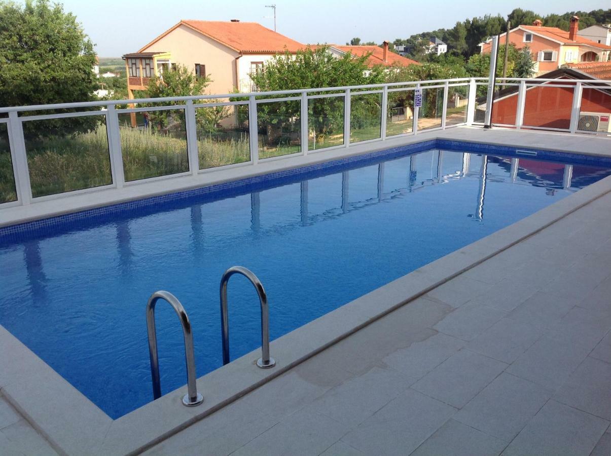 Hotel Livadic & Restaurant Liznjan Luaran gambar