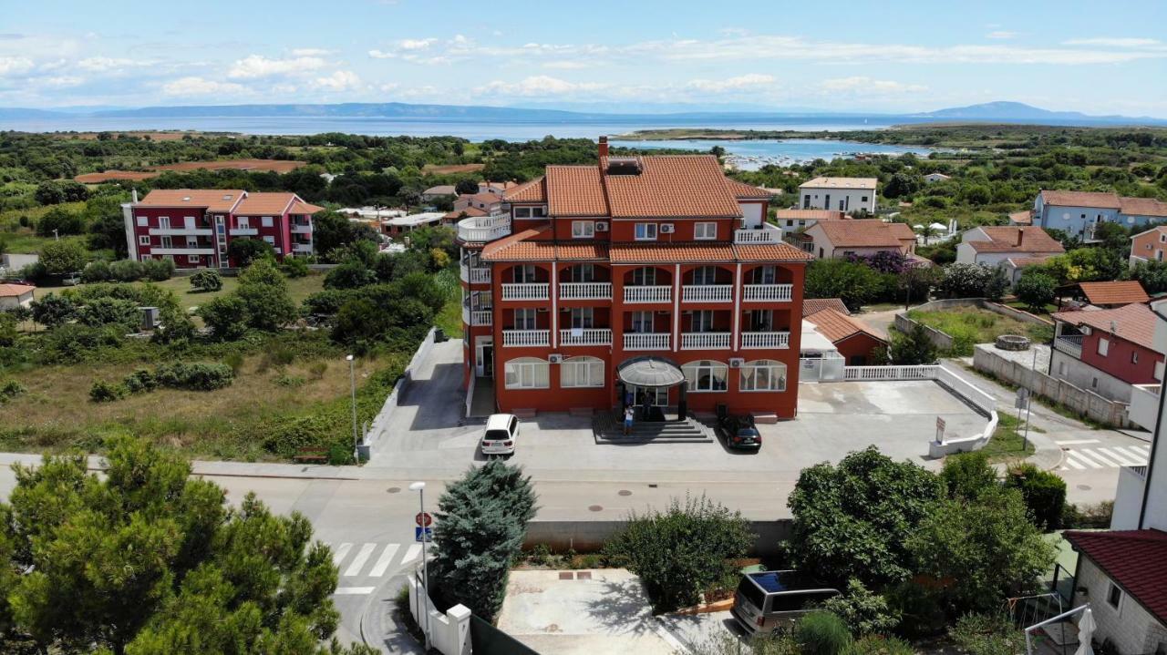 Hotel Livadic & Restaurant Liznjan Luaran gambar